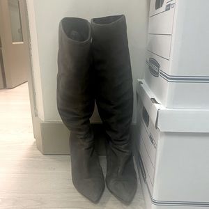 Aquatalia 8.5 suede grey boots